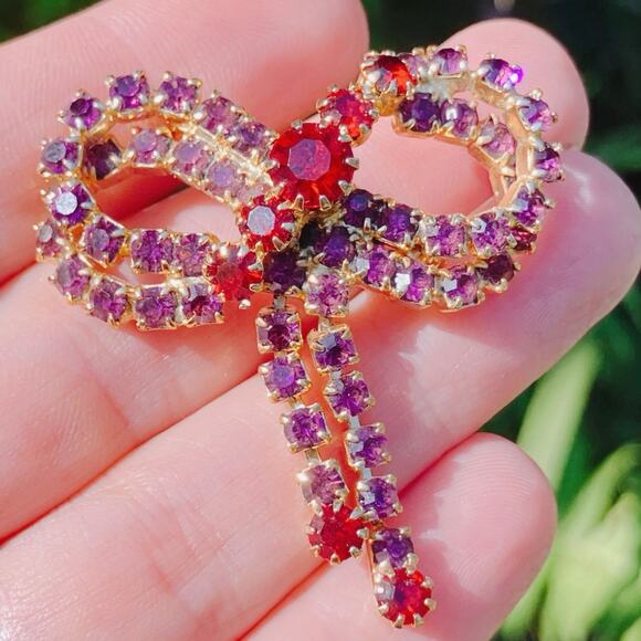 VTG 1960s Brooch Red Glass Rhinestone Bow Mid Century Gold Tone Pin Sparkly - Picture 6 of 11